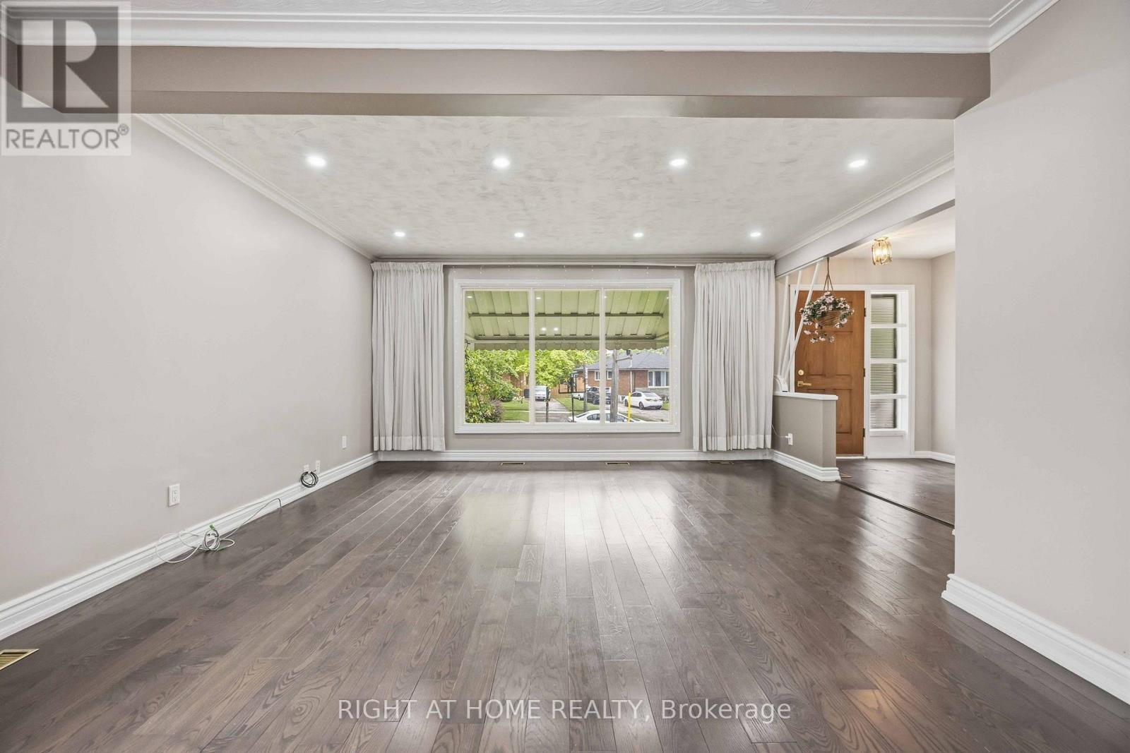 8 Grassington Crescent, Toronto, Ontario  M1G 1X5 - Photo 8 - E13546878