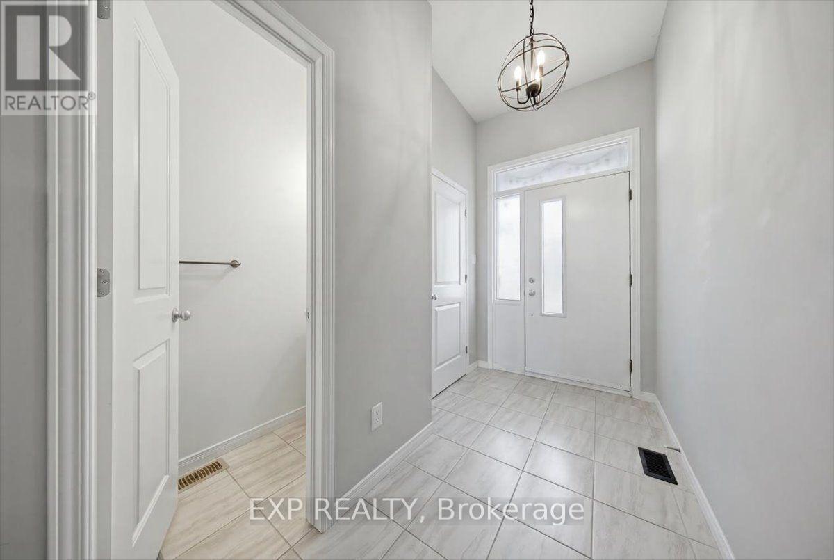 92 Riddell Street, Carleton Place, Ontario  K7C 0J8 - Photo 2 - X13547194