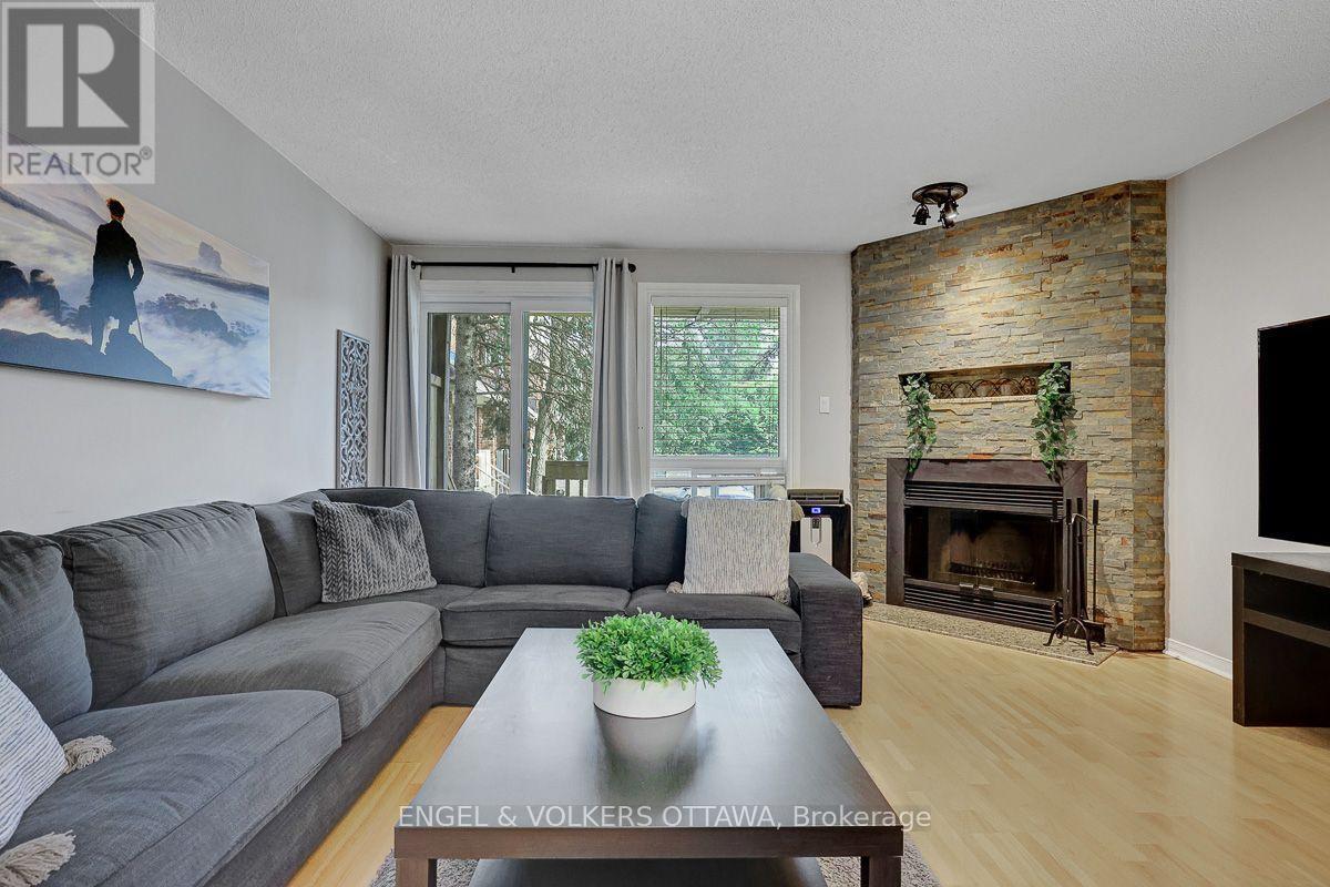 382 Briston Private, Ottawa, Ontario  K1G 5R2 - Photo 2 - X13547226