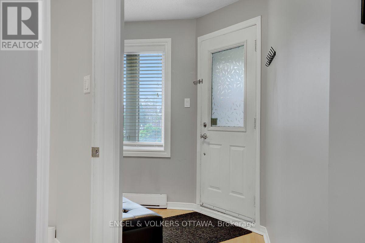 382 Briston Private, Ottawa, Ontario  K1G 5R2 - Photo 6 - X13547226