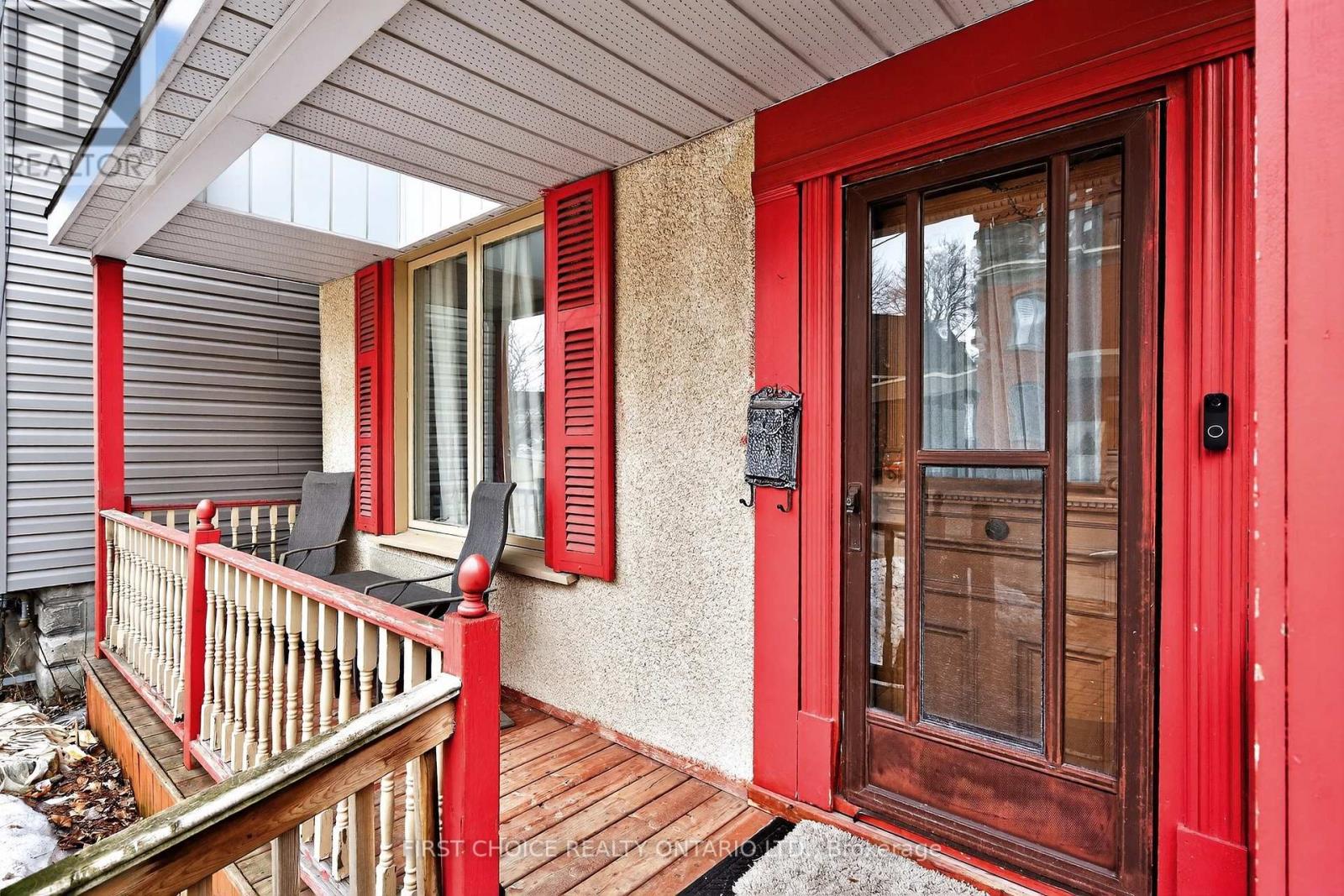 34 Gilmour Street, Ottawa, Ontario  K2P 0N3 - Photo 2 - X13547374