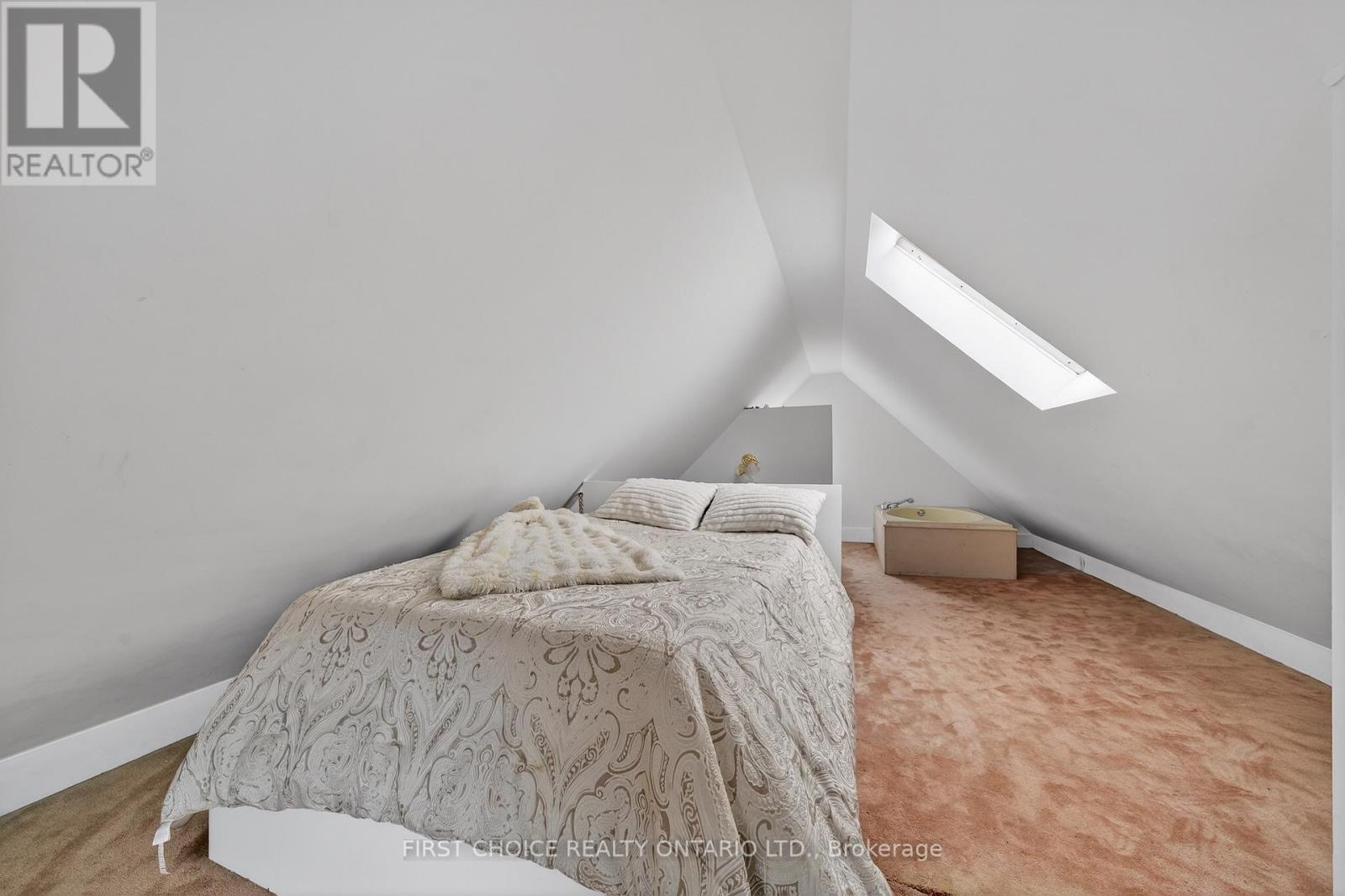 34 Gilmour Street, Ottawa, Ontario  K2P 0N3 - Photo 23 - X13547374