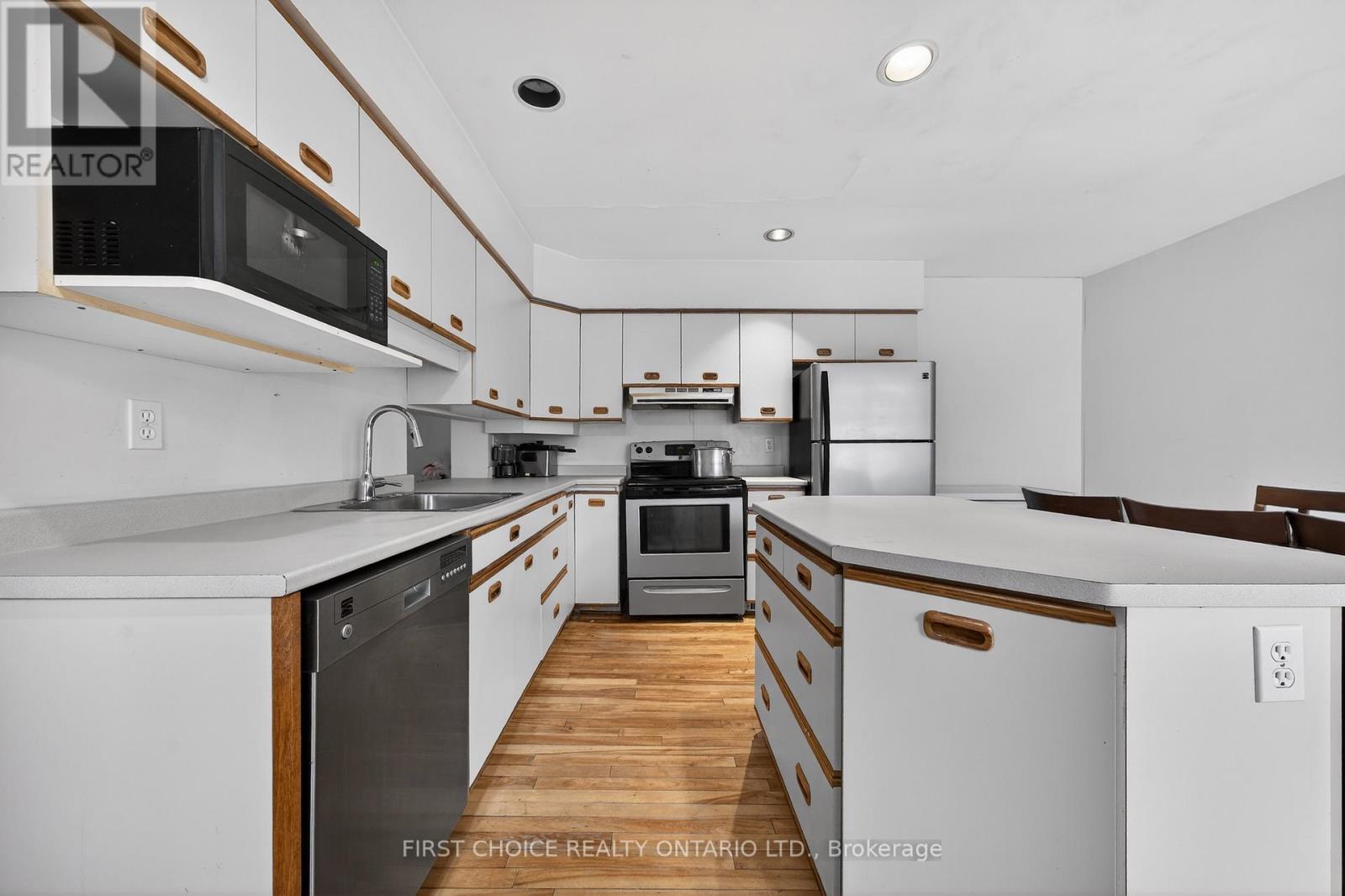 34 Gilmour Street, Ottawa, Ontario  K2P 0N3 - Photo 6 - X13547374