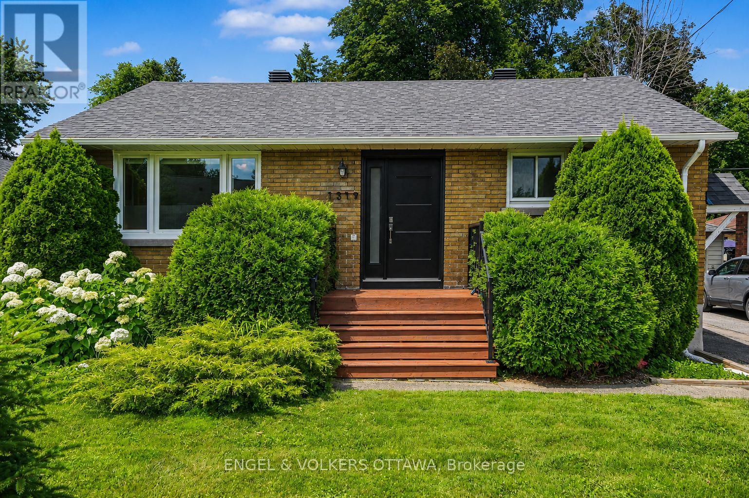 1319 Kingston Avenue, Ottawa, Ontario  K1Z 8K9 - Photo 1 - X13547396