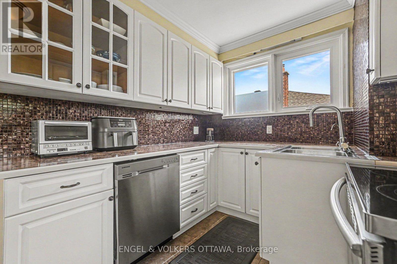 1319 Kingston Avenue, Ottawa, Ontario  K1Z 8K9 - Photo 12 - X13547396