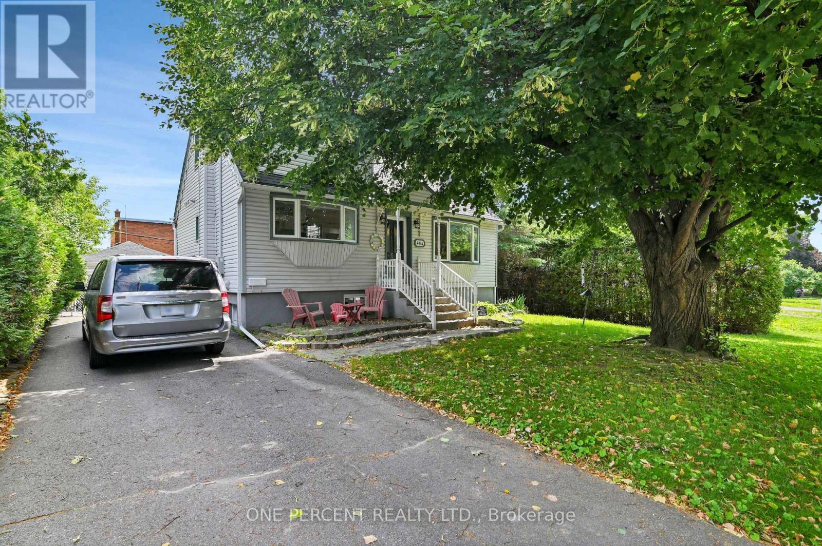 484 Mutual Street, Ottawa, Ontario  K1K 1C8 - Photo 1 - X13547438