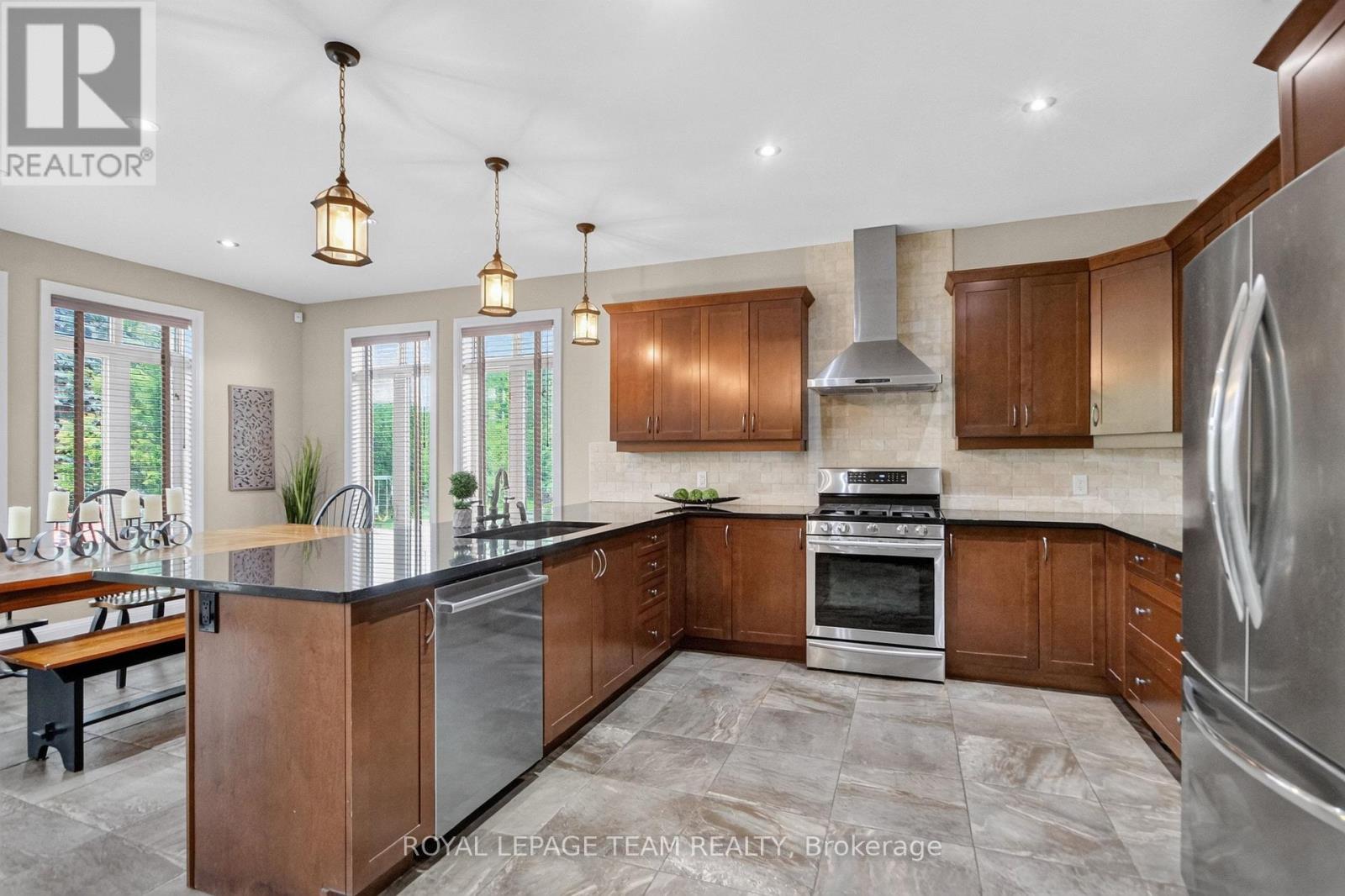 1801 Cedarlakes Way, Ottawa, Ontario  K4P 1G4 - Photo 10 - X13547812