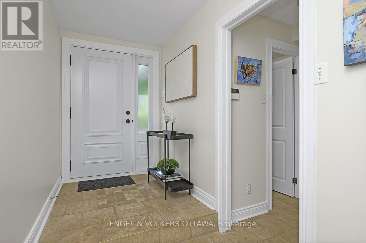 50 Charles Street, Ottawa, Ontario  K1M 2H2 - Photo 3 - X13547904