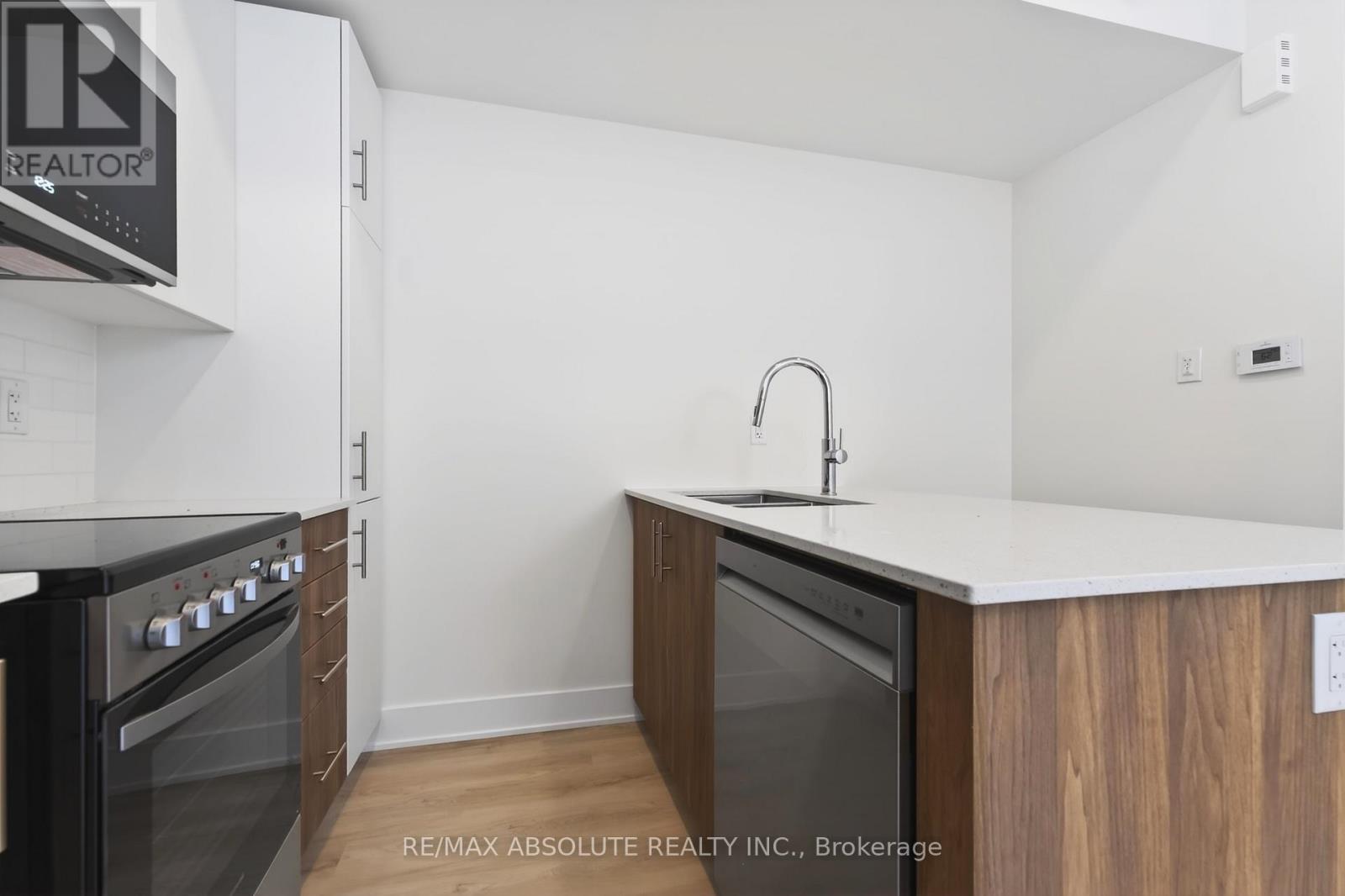 B - 183 Columbus Avenue, Ottawa, Ontario  K1K 1P7 - Photo 4 - X13548126