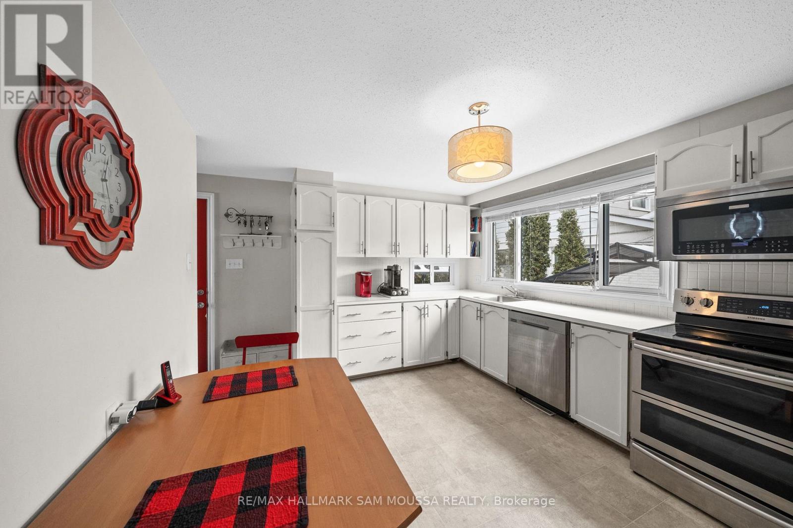 46 Seymour Avenue, Ottawa, Ontario  K2E 6P2 - Photo 14 - X13548292