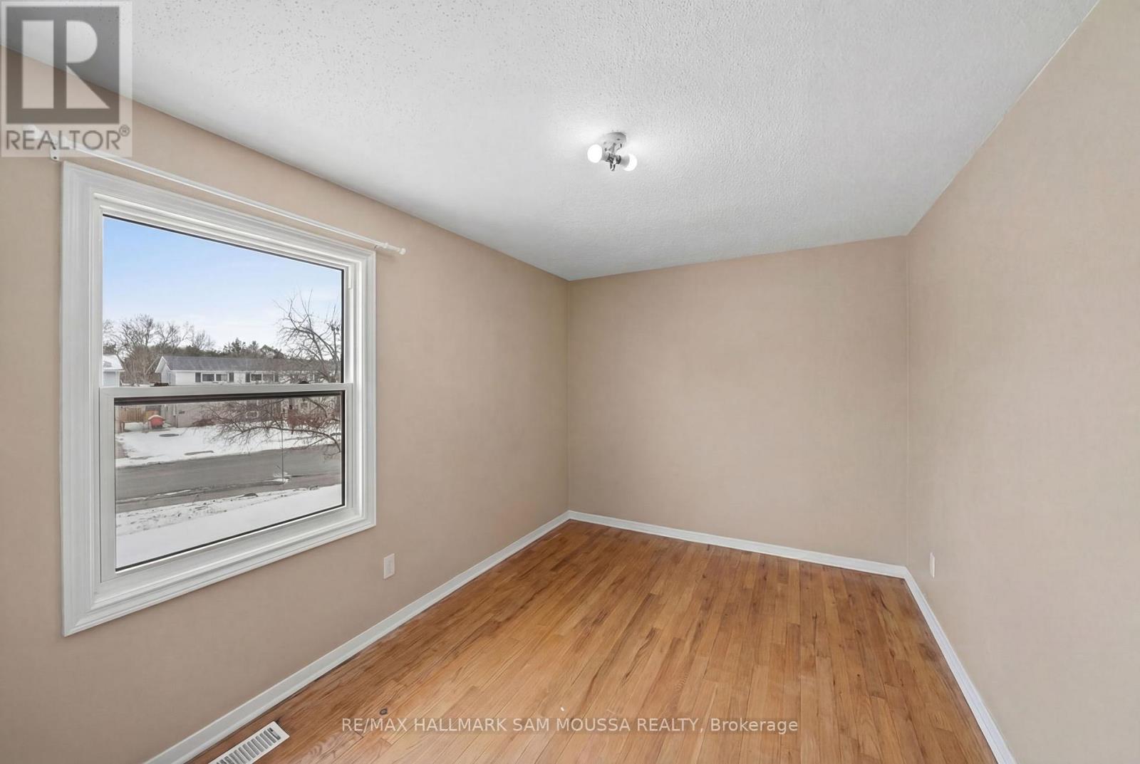 46 Seymour Avenue, Ottawa, Ontario  K2E 6P2 - Photo 26 - X13548292