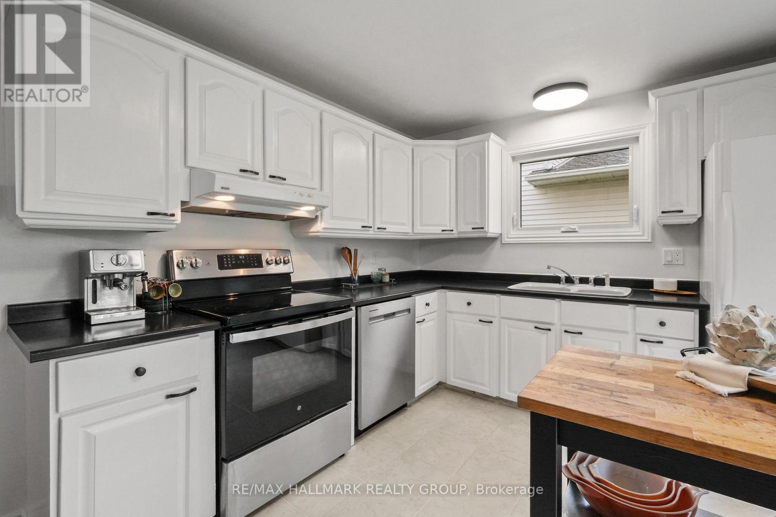 6398 Glen Knolls Drive, Ottawa, Ontario  K1C 2X2 - Photo 12 - X13548382