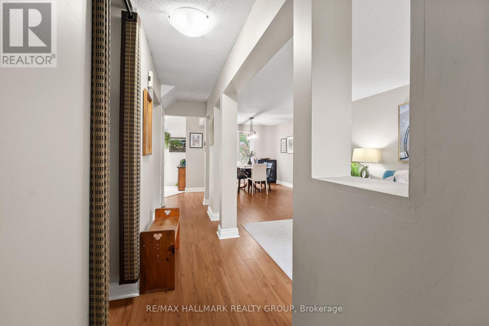 6398 Glen Knolls Drive, Ottawa, Ontario  K1C 2X2 - Photo 4 - X13548382