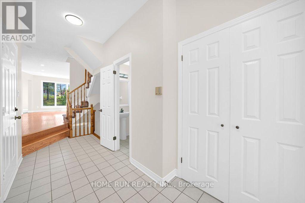 102 Kimberwick Crescent, Ottawa, Ontario  K1V 1K7 - Photo 2 - X13548724
