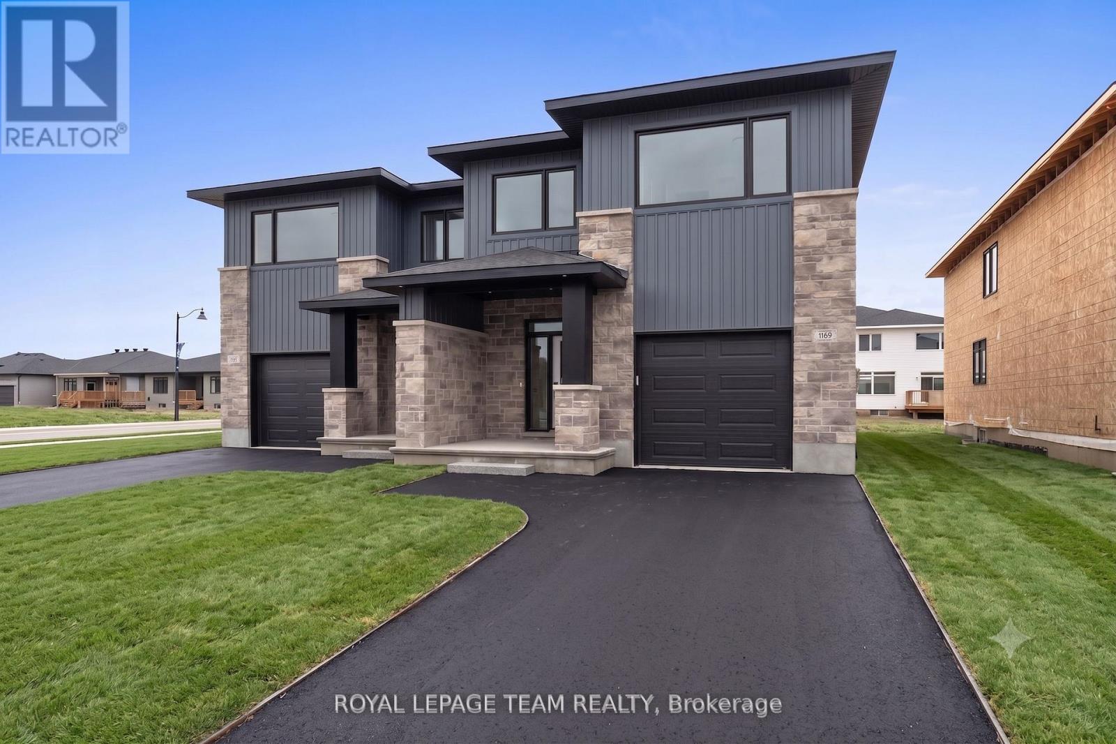 1060 Moore Street, Brockville, Ontario  K6V 0H2 - Photo 1 - X13549692