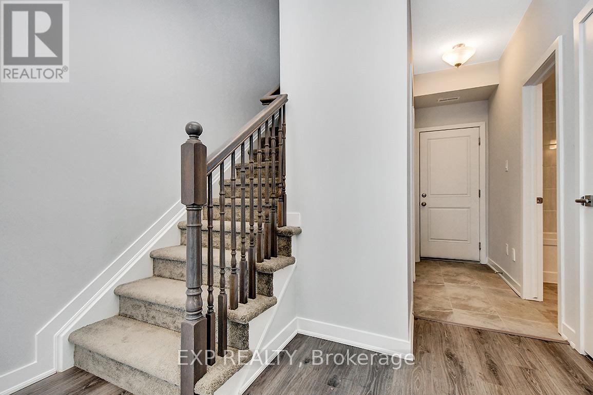 1258 Hemlock Road, Ottawa, Ontario  K1K 5C2 - Photo 3 - X13549988