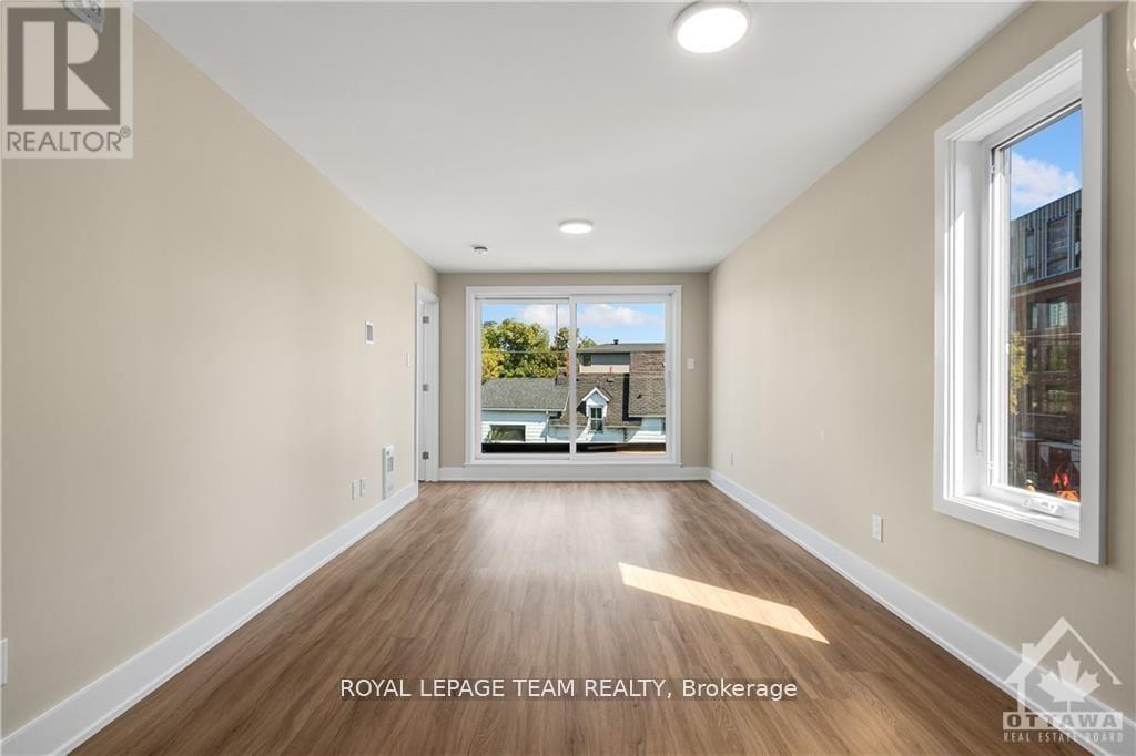 3 - 366 Winona Avenue, Ottawa, Ontario  K1Z 5H7 - Photo 3 - X13550406