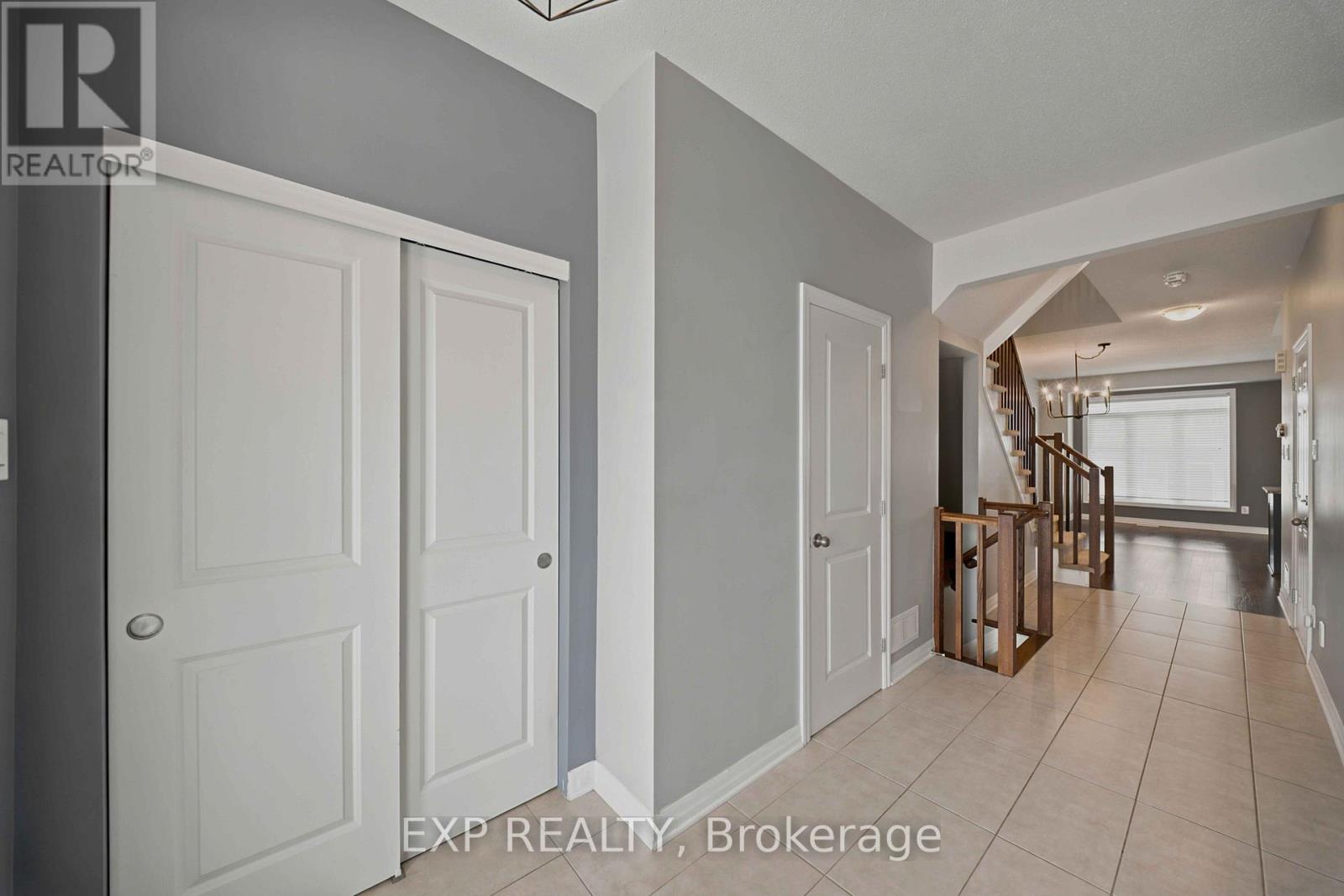 615 Spring Valley Drive, Ottawa, Ontario  K1W 0C6 - Photo 3 - X13550762