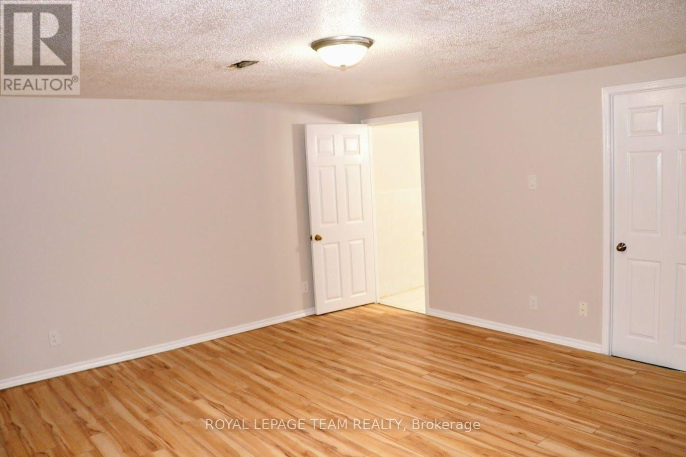 1220 Dorchester Avenue, Ottawa, Ontario  K1Z 8E4 - Photo 12 - X13550768