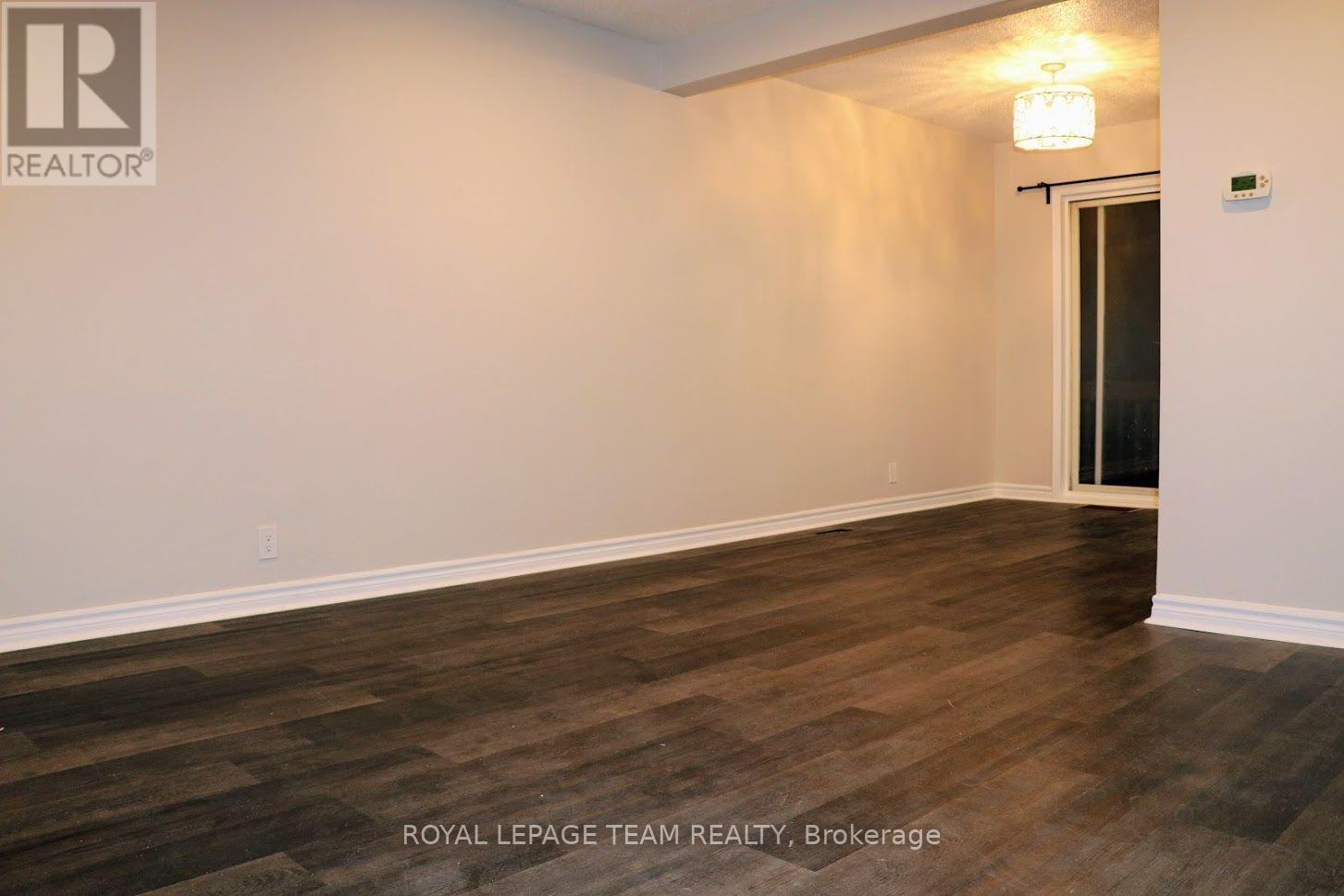 1220 Dorchester Avenue, Ottawa, Ontario  K1Z 8E4 - Photo 3 - X13550768