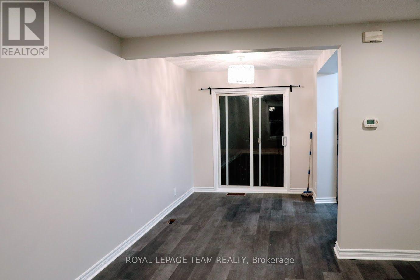 1220 Dorchester Avenue, Ottawa, Ontario  K1Z 8E4 - Photo 4 - X13550768
