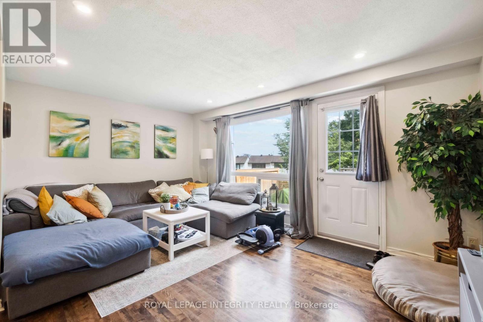 1248 Bethamy Lane, Ottawa, Ontario  K1J 8P4 - Photo 6 - X13550810