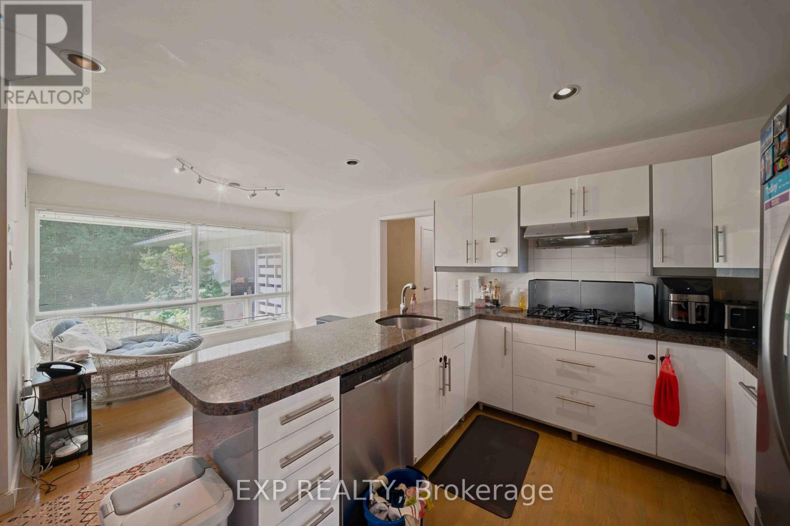 304 Roger Road, Ottawa, Ontario  K1H 5C4 - Photo 12 - X13551614
