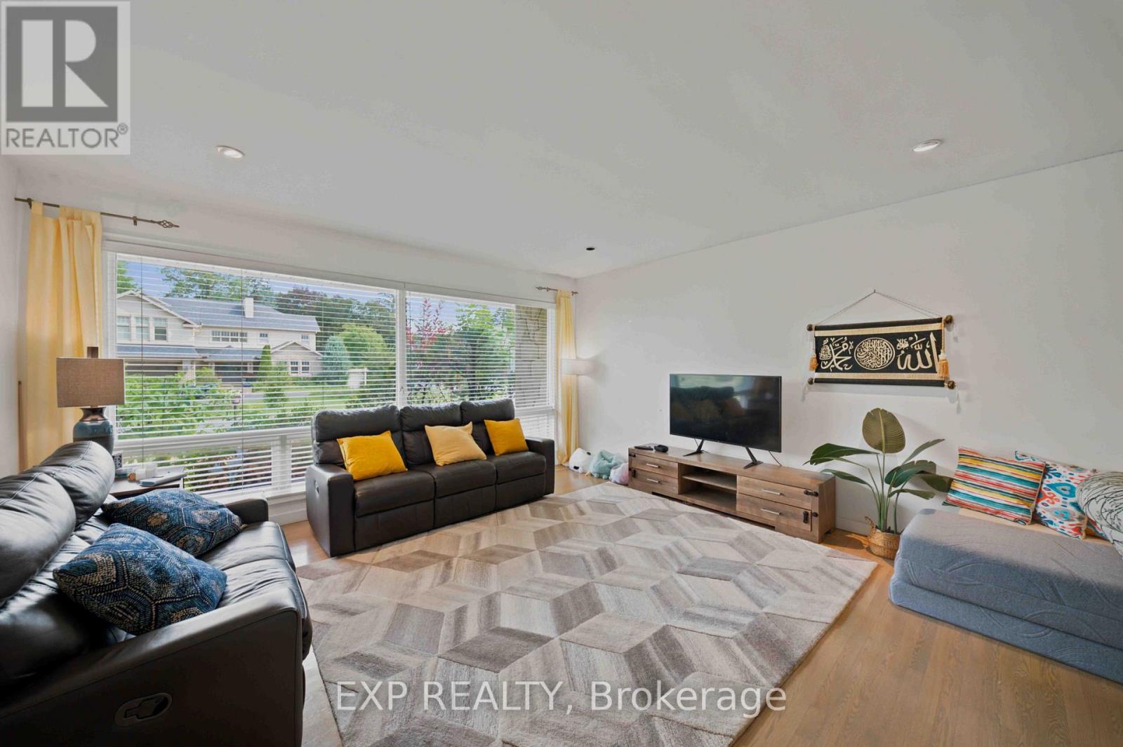 304 Roger Road, Ottawa, Ontario  K1H 5C4 - Photo 6 - X13551614