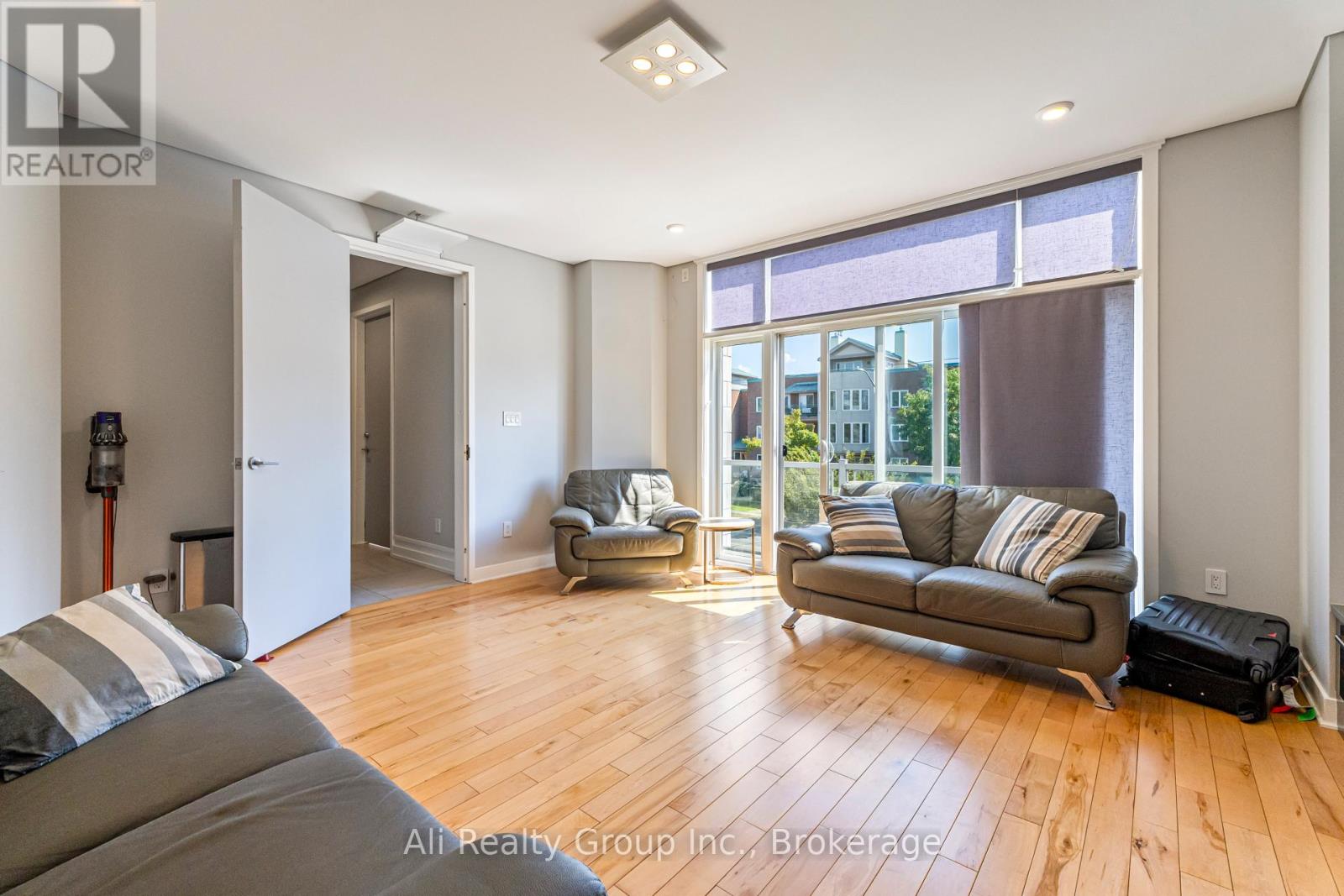 69 Donald Street, Ottawa, Ontario  K1K 1N3 - Photo 11 - X13551718