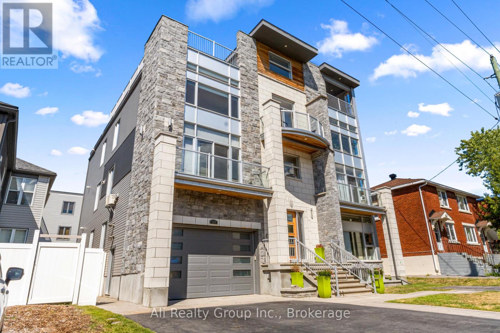 69 Donald Street, Ottawa, Ontario  K1K 1N3 - Photo 3 - X13551718