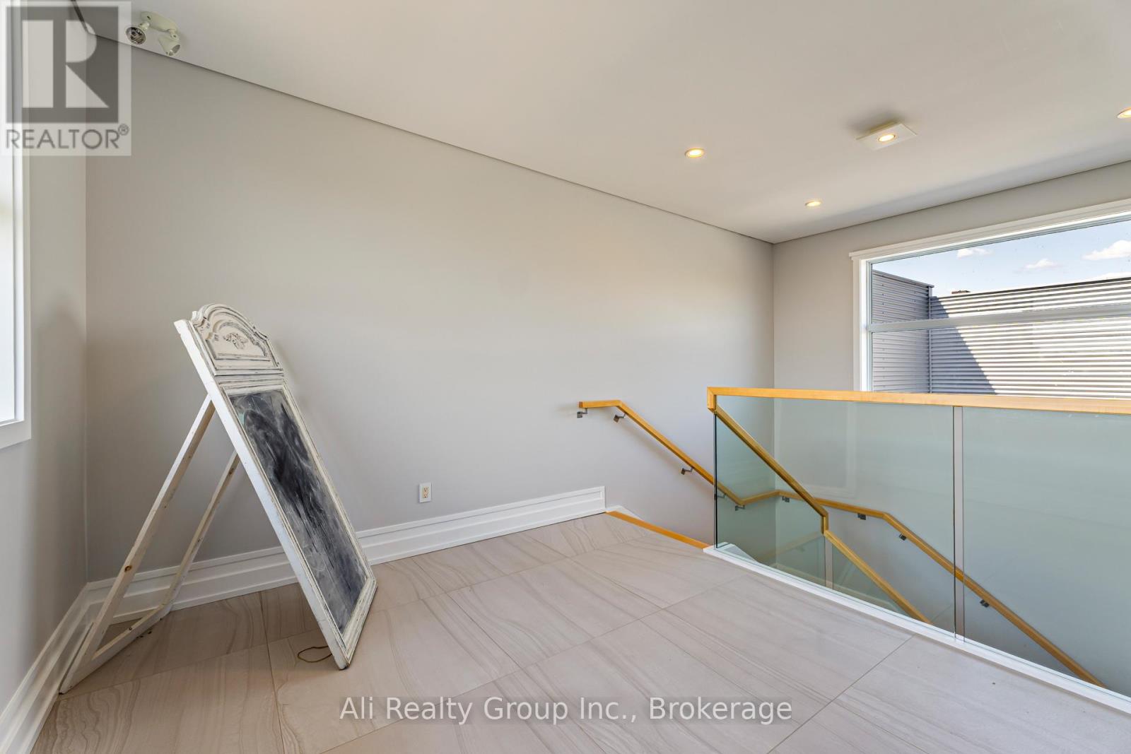 69 Donald Street, Ottawa, Ontario  K1K 1N3 - Photo 32 - X13551718