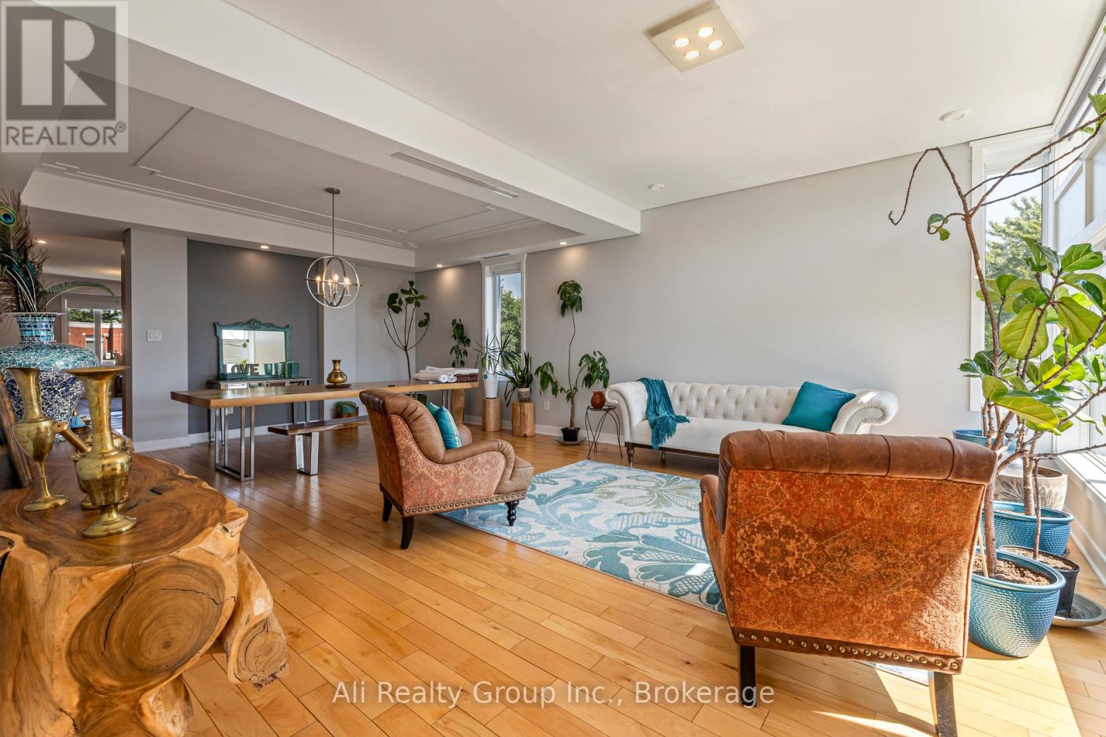 69 Donald Street, Ottawa, Ontario  K1K 1N3 - Photo 5 - X13551718