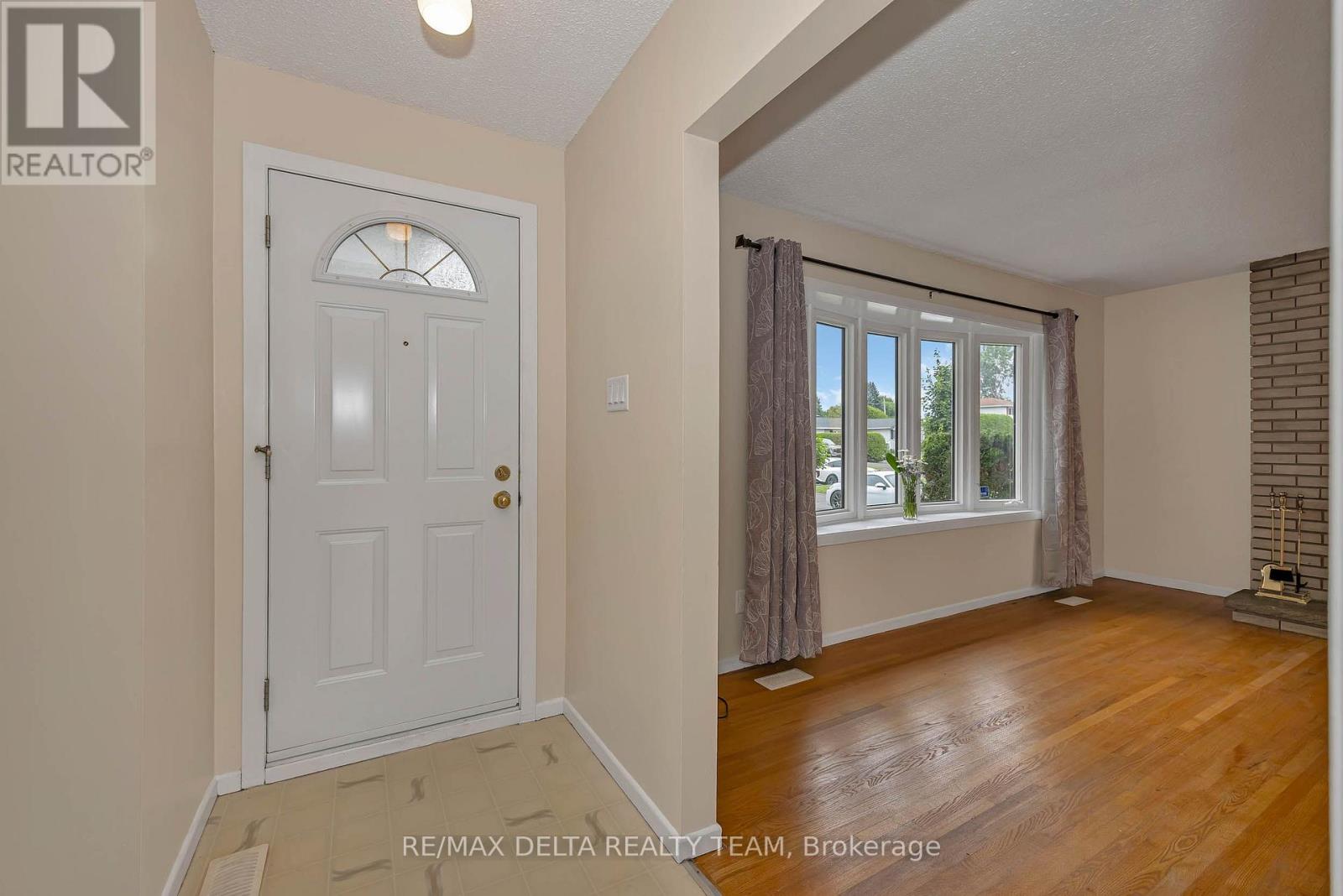 278 Gleneagles Avenue, Ottawa, Ontario  K1E 1L8 - Photo 3 - X13551768