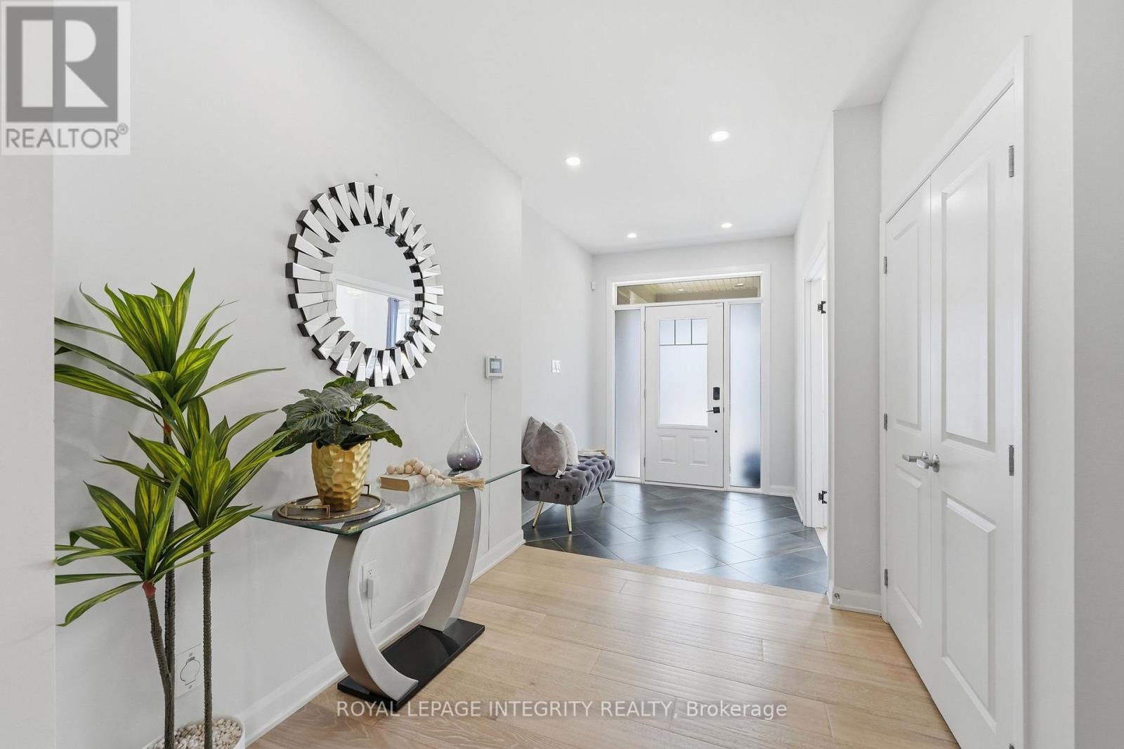 90 Coco Place, Ottawa, Ontario  K2T 0R2 - Photo 4 - X13551792