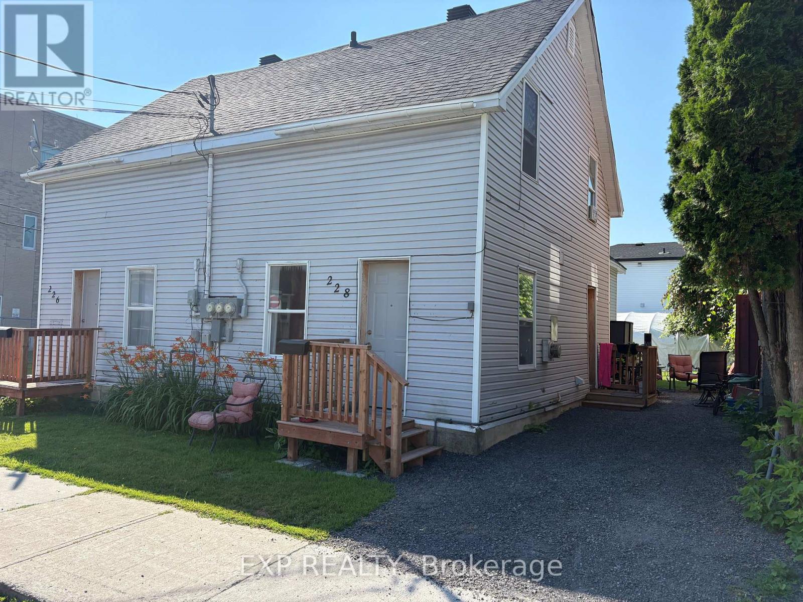228 First Street W, Cornwall, Ontario  K6J 1C5 - Photo 1 - X13552162