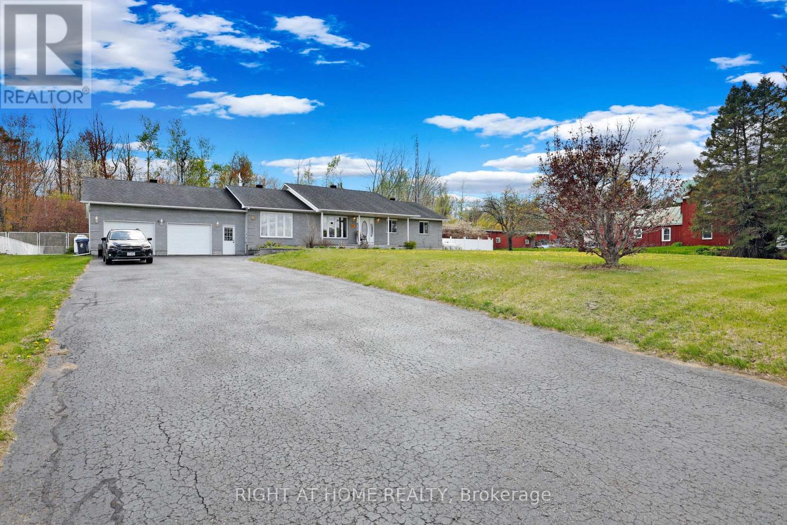 902 Rue Elizabeth Street, Alfred And Plantagenet, Ontario  K0B 1C0 - Photo 3 - X13552236