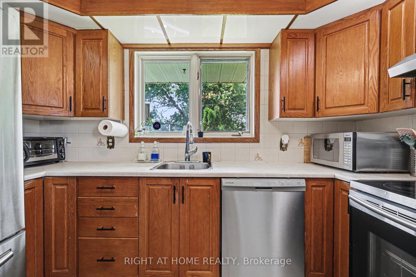1640 Fisher Avenue, Ottawa, Ontario  K2C 1X6 - Photo 9 - X13552464