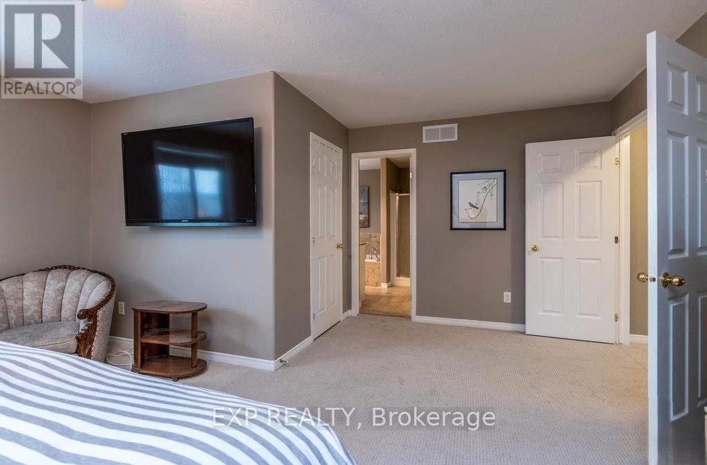 11 Pepperidge Way, Ottawa, Ontario  K2K 3B6 - Photo 12 - X13552544