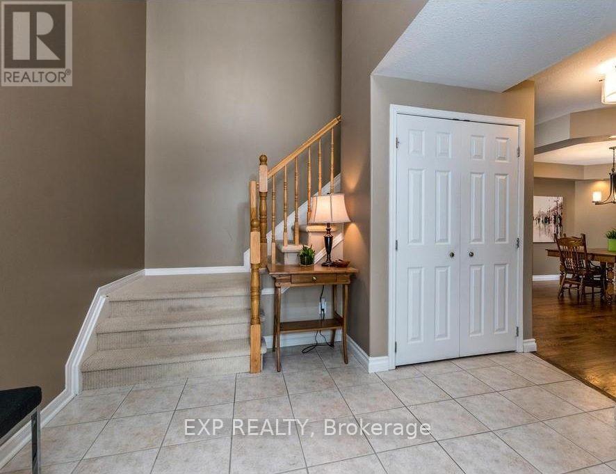 11 Pepperidge Way, Ottawa, Ontario  K2K 3B6 - Photo 2 - X13552544