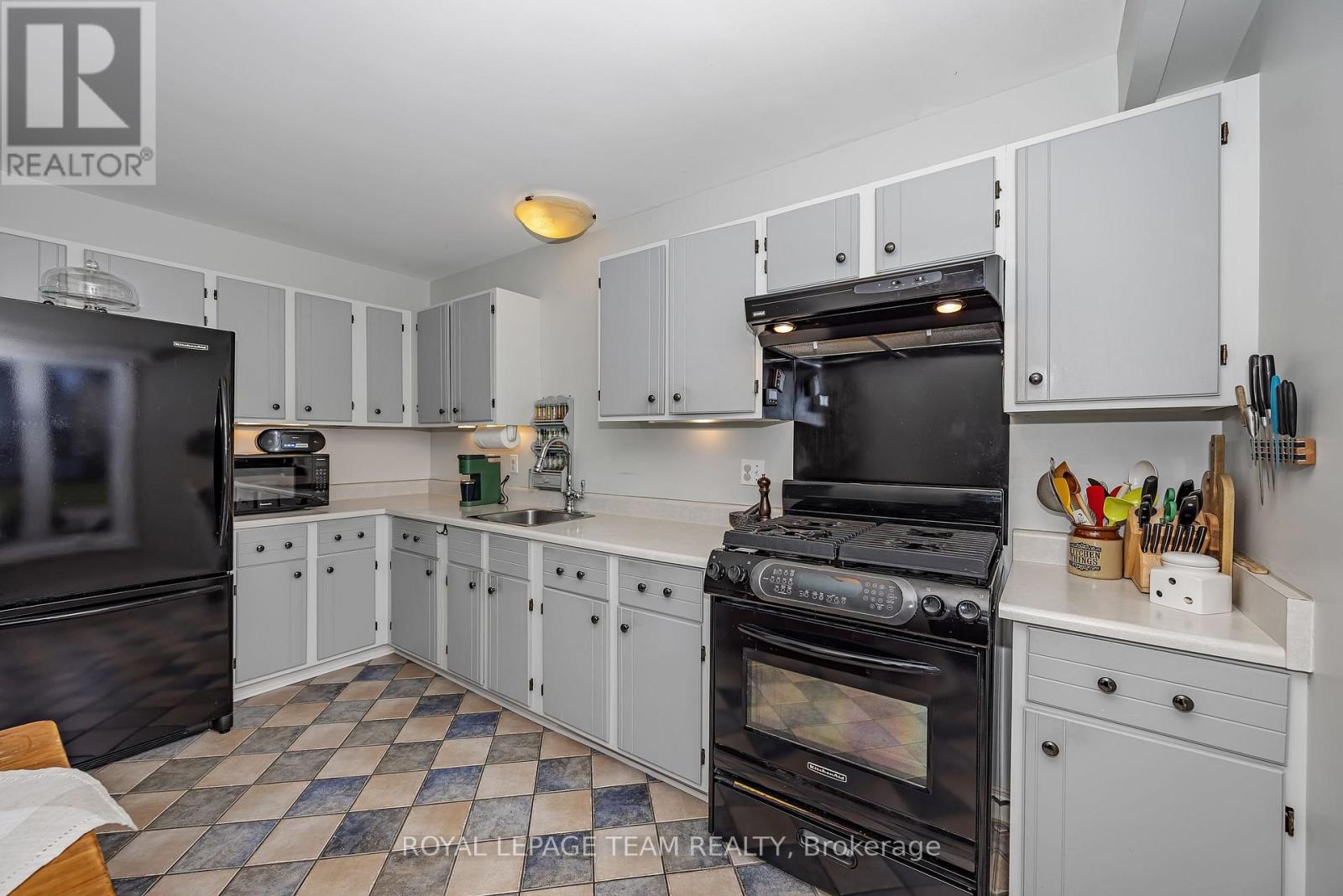 99 Melanie Crescent, Ottawa, Ontario  K2L 2E4 - Photo 5 - X13553082