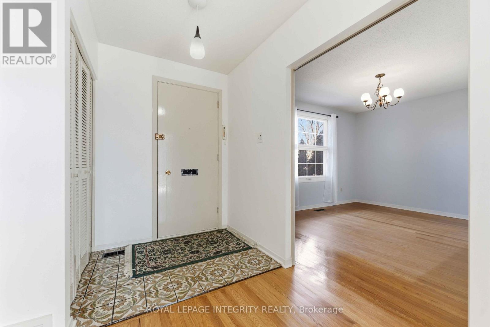1842 Playfair Drive, Ottawa, Ontario  K1H 5S1 - Photo 2 - X13553736