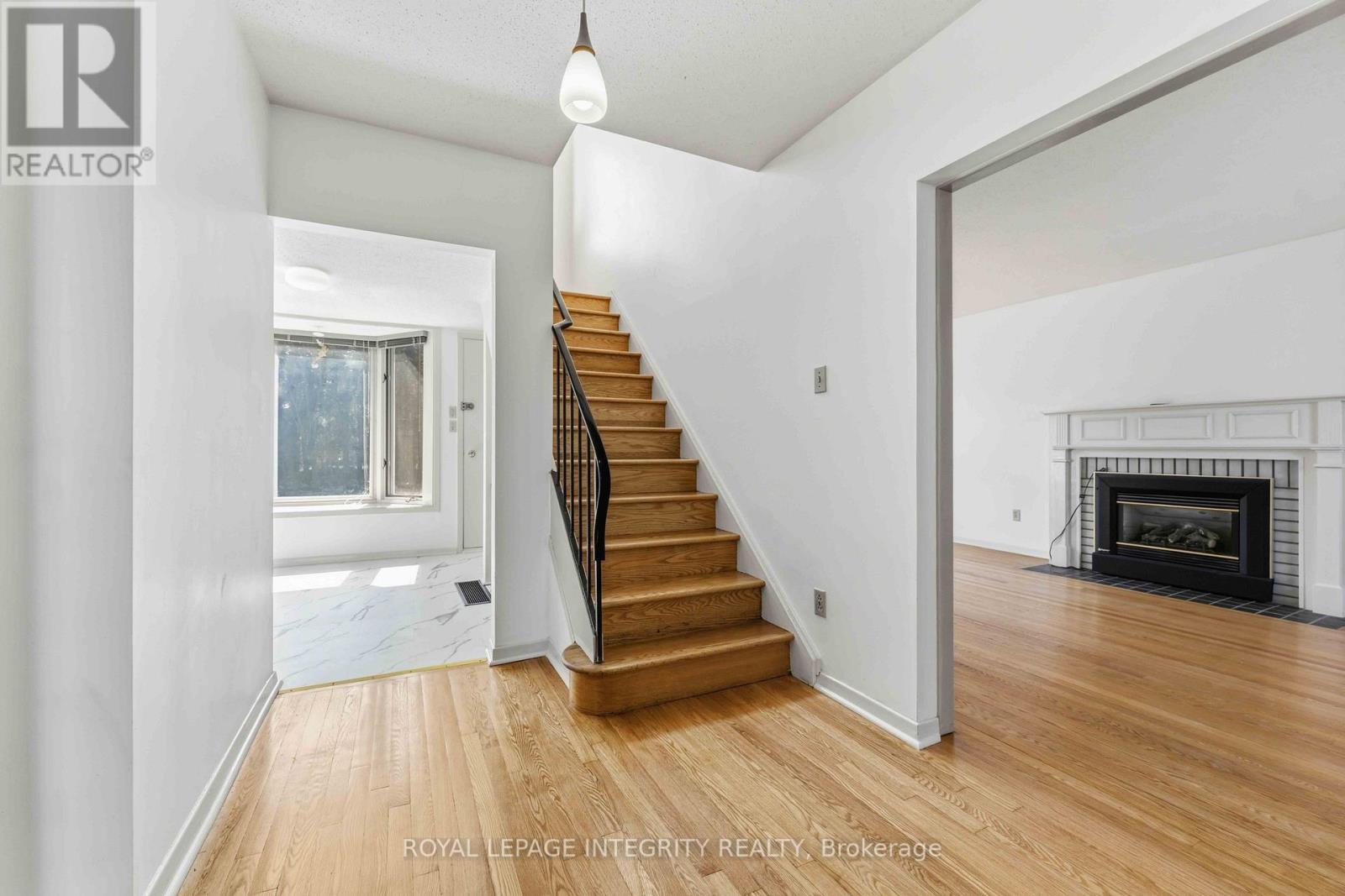 1842 Playfair Drive, Ottawa, Ontario  K1H 5S1 - Photo 3 - X13553736