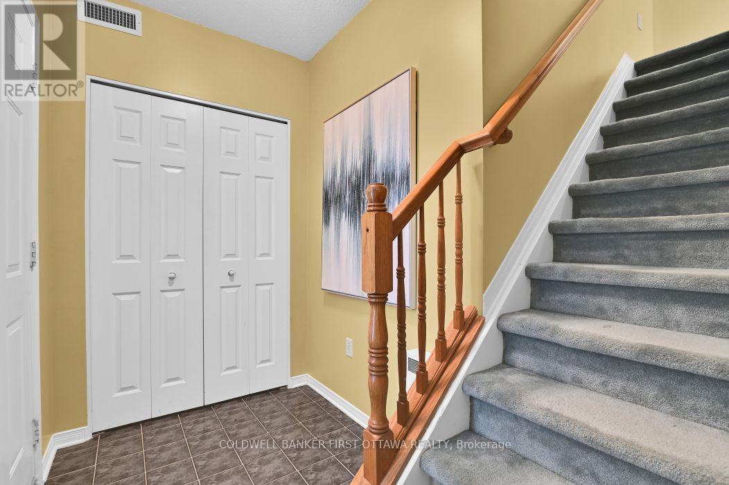 99 Robson Court, Ottawa, Ontario  K2K 2W1 - Photo 4 - X13554100