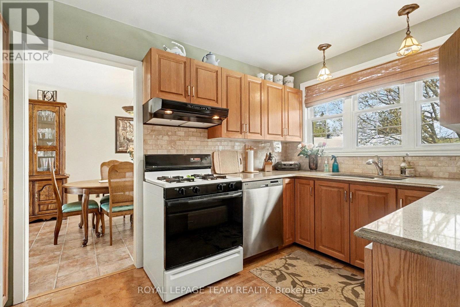30 Juniper Court, Ottawa, Ontario  K2E 5M6 - Photo 10 - X13554386