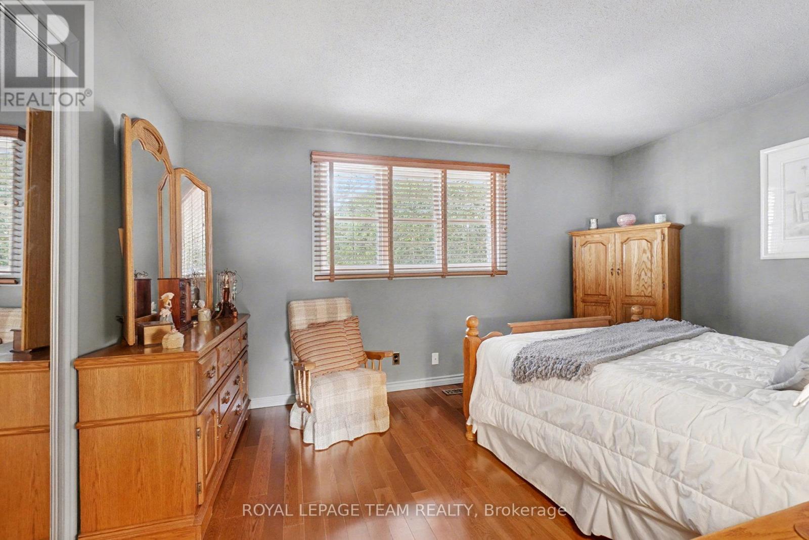 30 Juniper Court, Ottawa, Ontario  K2E 5M6 - Photo 11 - X13554386
