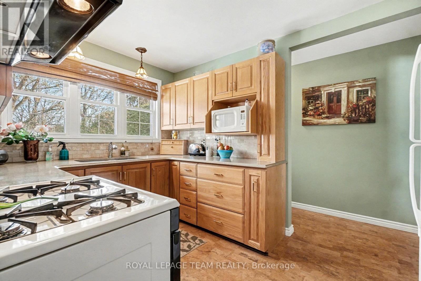 30 Juniper Court, Ottawa, Ontario  K2E 5M6 - Photo 12 - X13554386