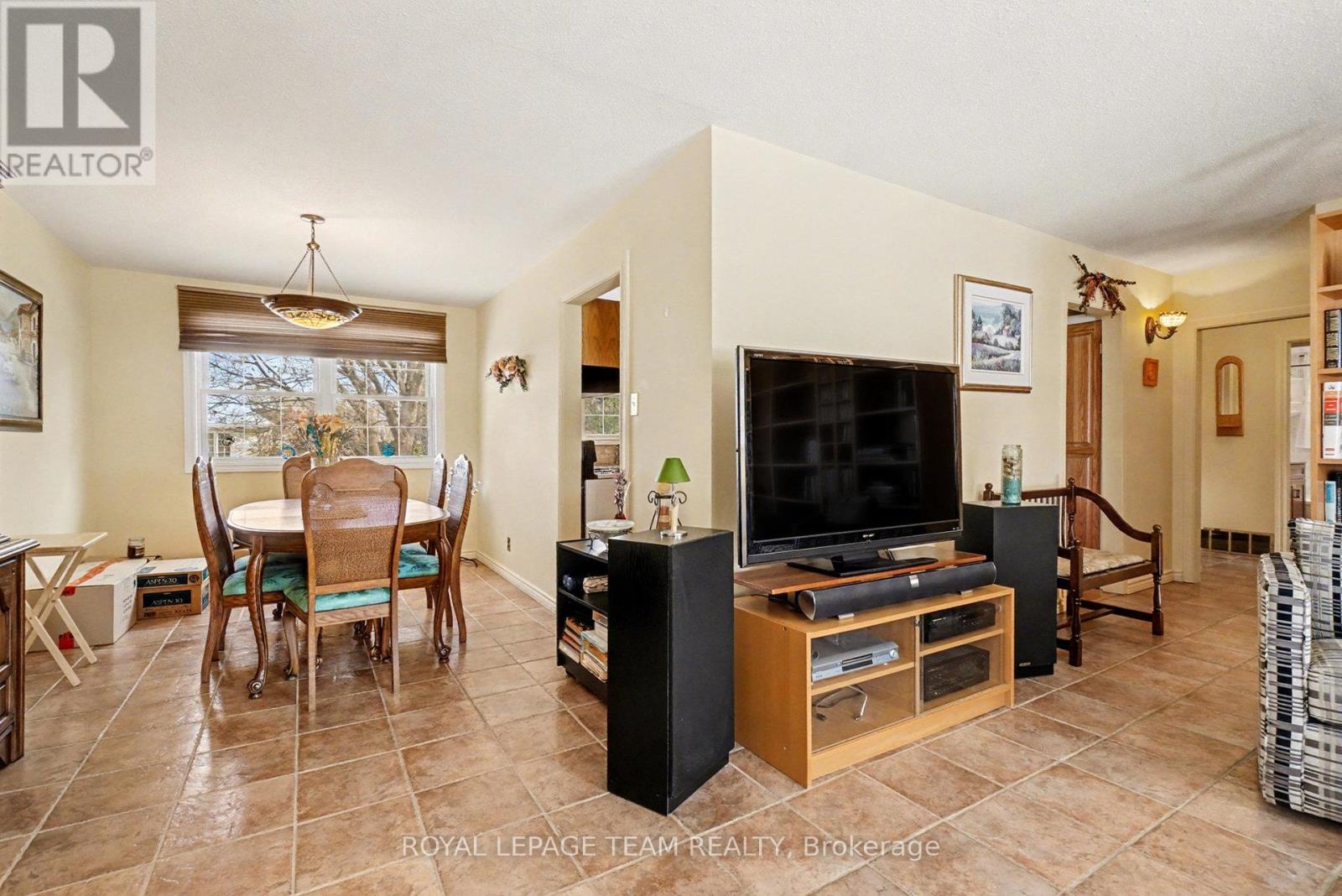 30 Juniper Court, Ottawa, Ontario  K2E 5M6 - Photo 7 - X13554386