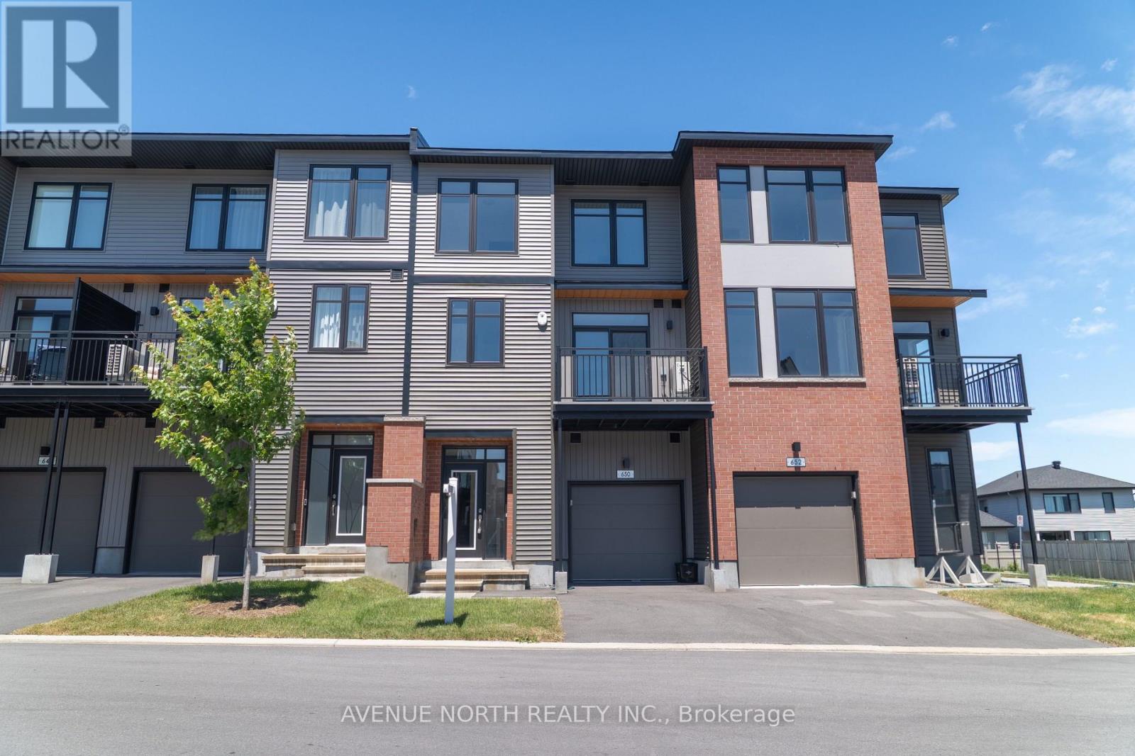650 Corporal Private, Ottawa, Ontario  K1X 0M7 - Photo 1 - X13554658