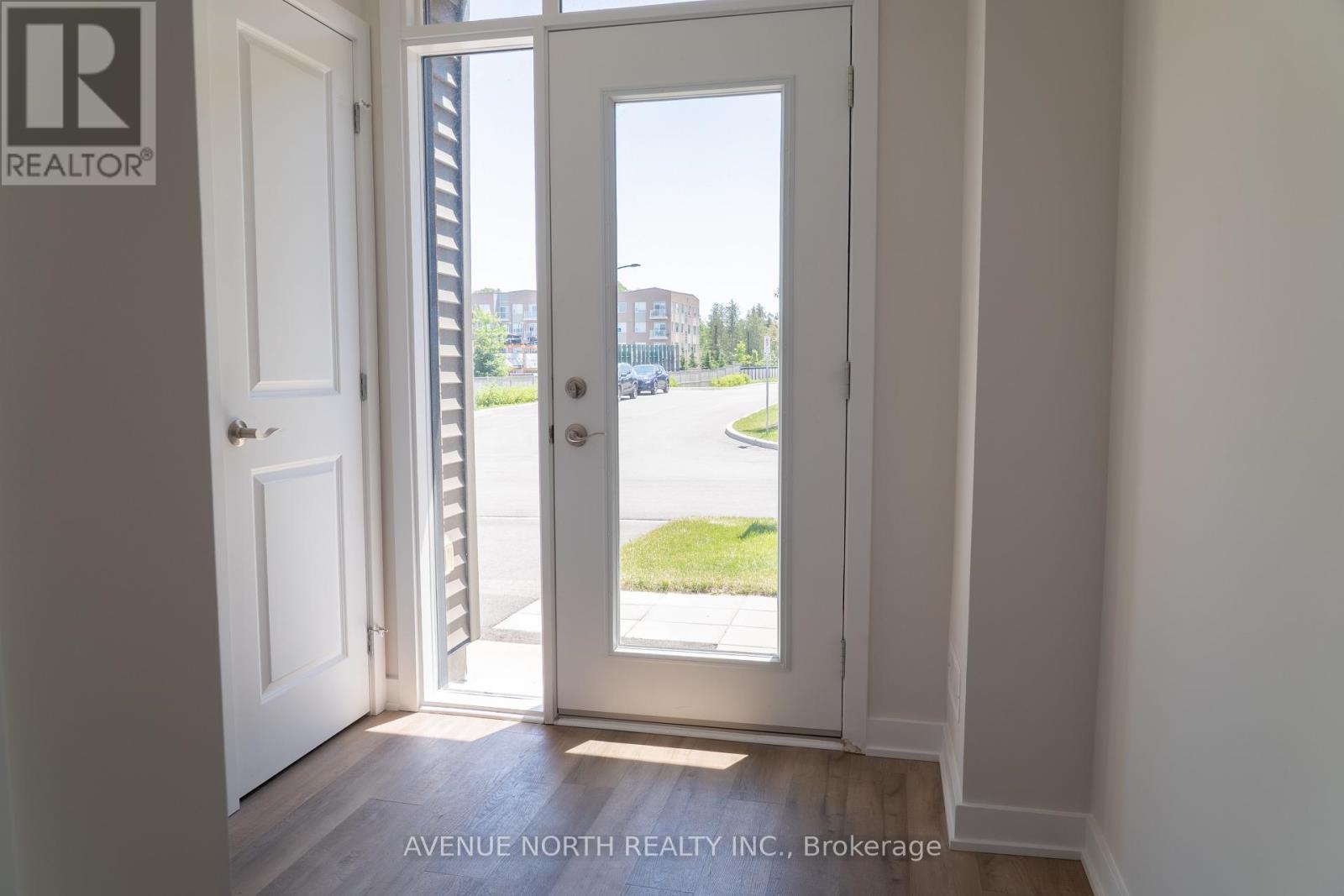 650 Corporal Private, Ottawa, Ontario  K1X 0M7 - Photo 2 - X13554658