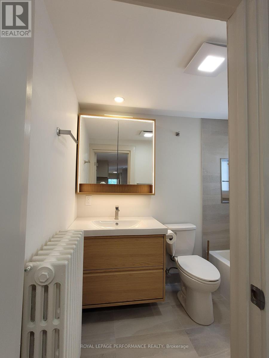 721 C Cooper Street, Ottawa, Ontario  K1R 5J5 - Photo 12 - X13555350
